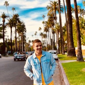 Meet your Posher, Uros